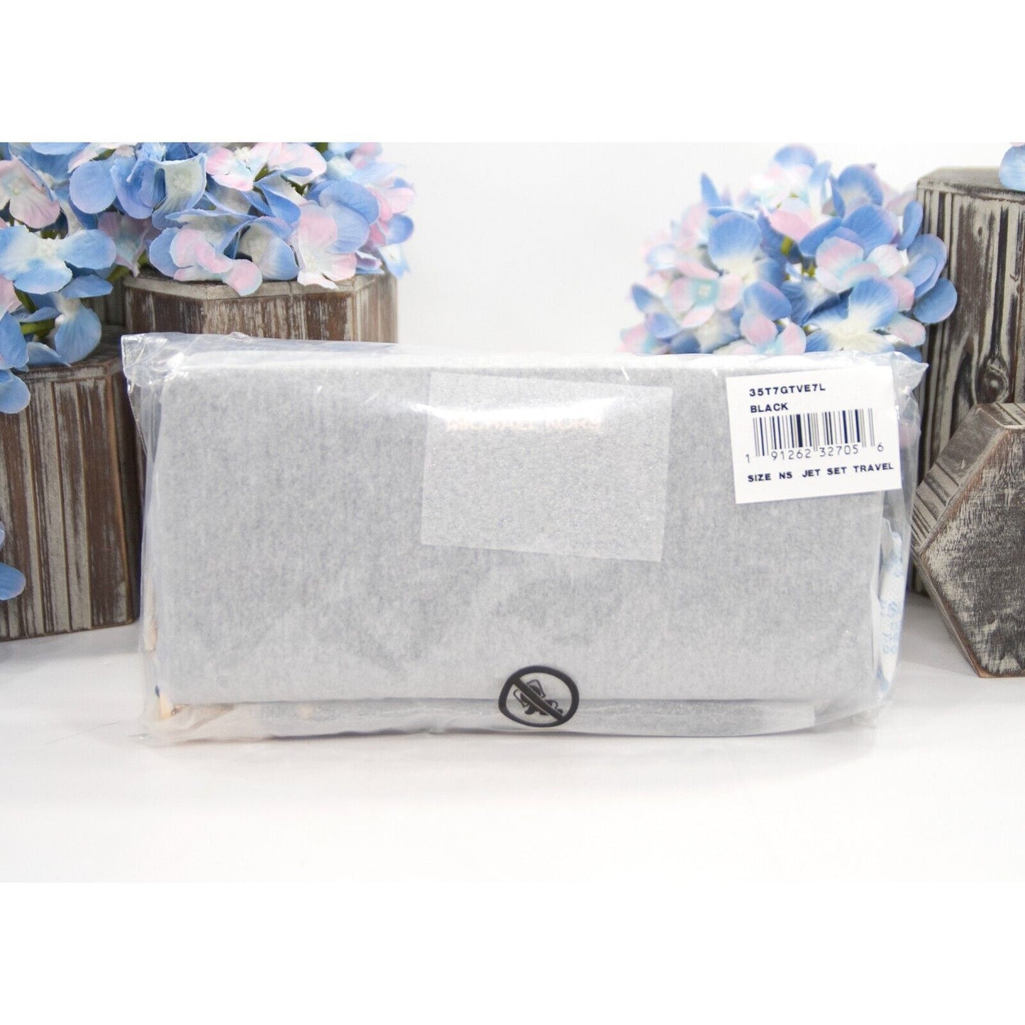 Michael Kors Black Pebbled Leather Zip Around Travel Wallet Wristlet NWT