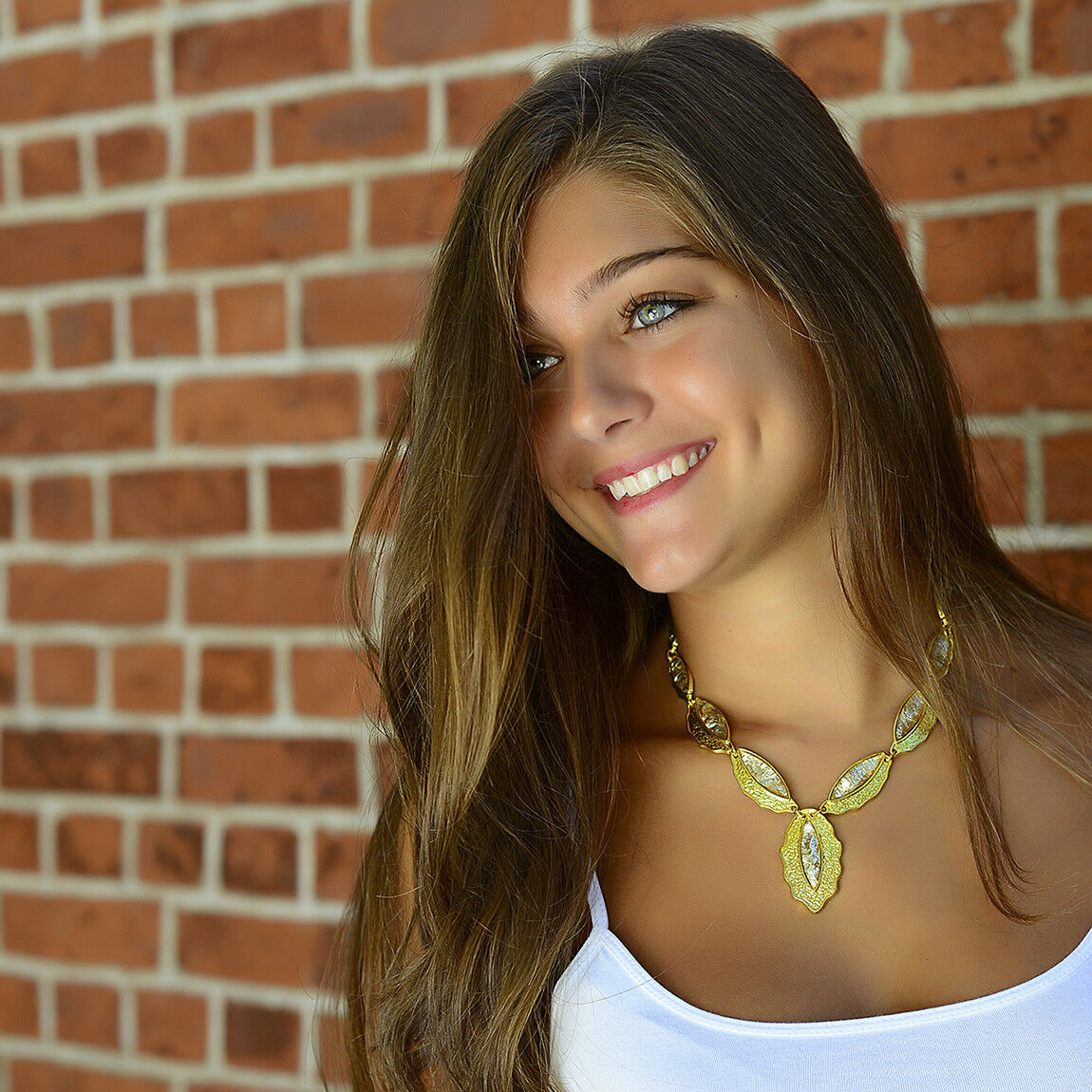 Amrita Singh Camella Shells Iridescent Charcoal Necklace NKC 3005 NWT