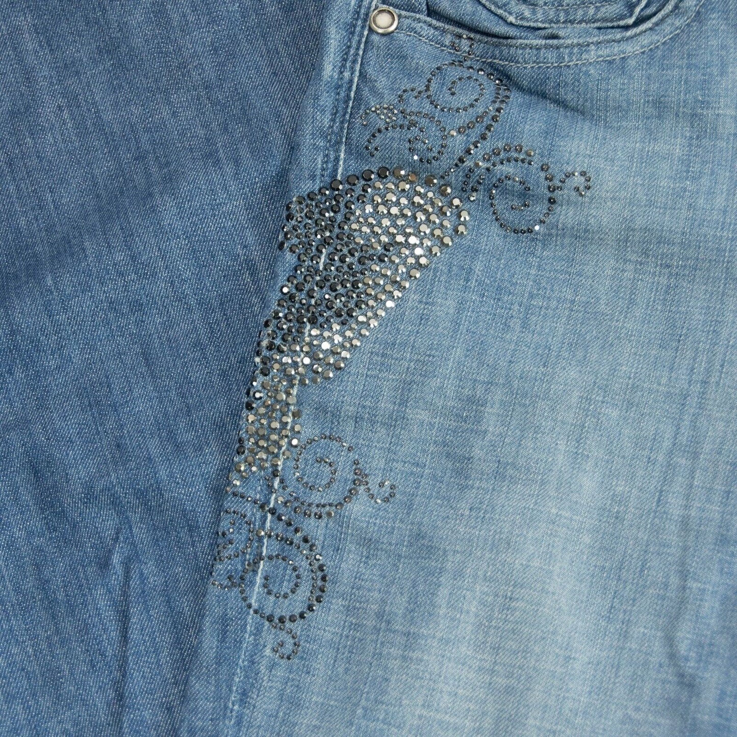 Antik Batik Crystal Rhinestone Butterfly Crystal Distressed Bootcut Jeans 31