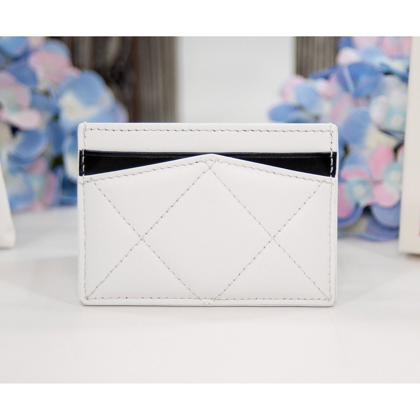 Alexander McQueen White Black Quilted Nappa Leather Skull Card Case Holder NWT