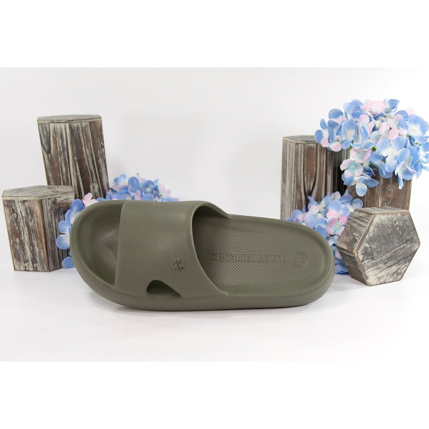 Tory Burch Leccio Foam Rubber Showeer Oversized Padded Sport Slide Sz 7 NIB