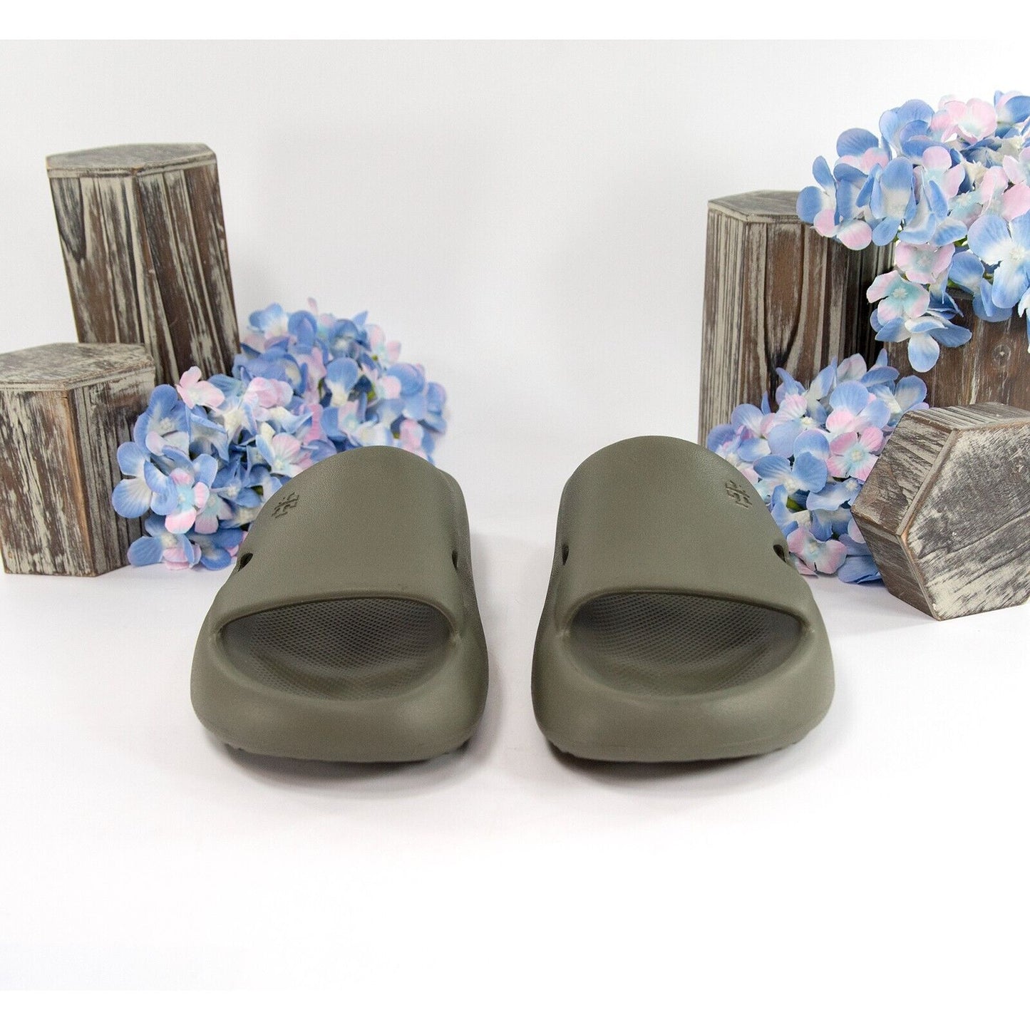 Tory Burch Leccio Foam Rubber Showeer Oversized Padded Sport Slide Sz 7 NIB