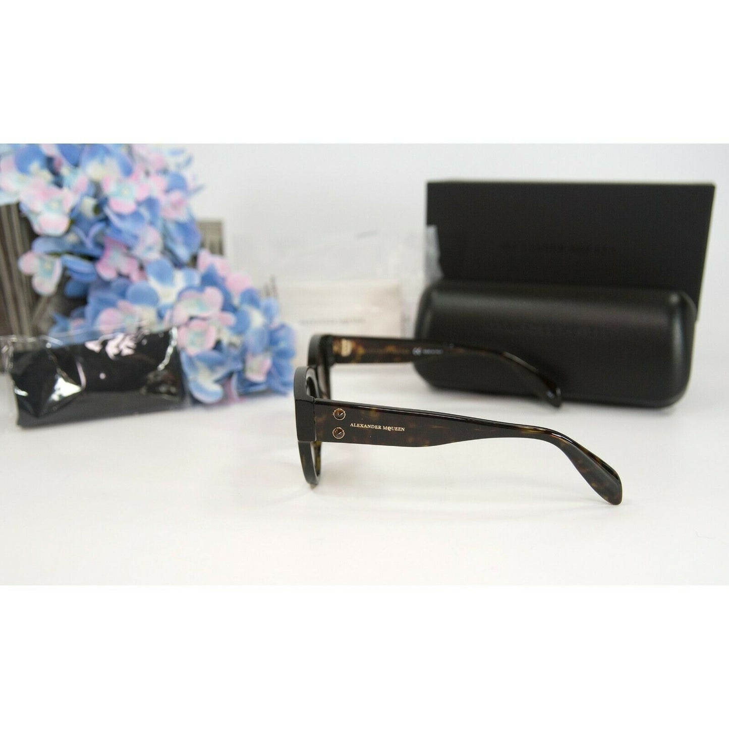 Alexander McQueen Tortoise Logo Cat Eye Studded Acrylic Sunglasses NWT Case