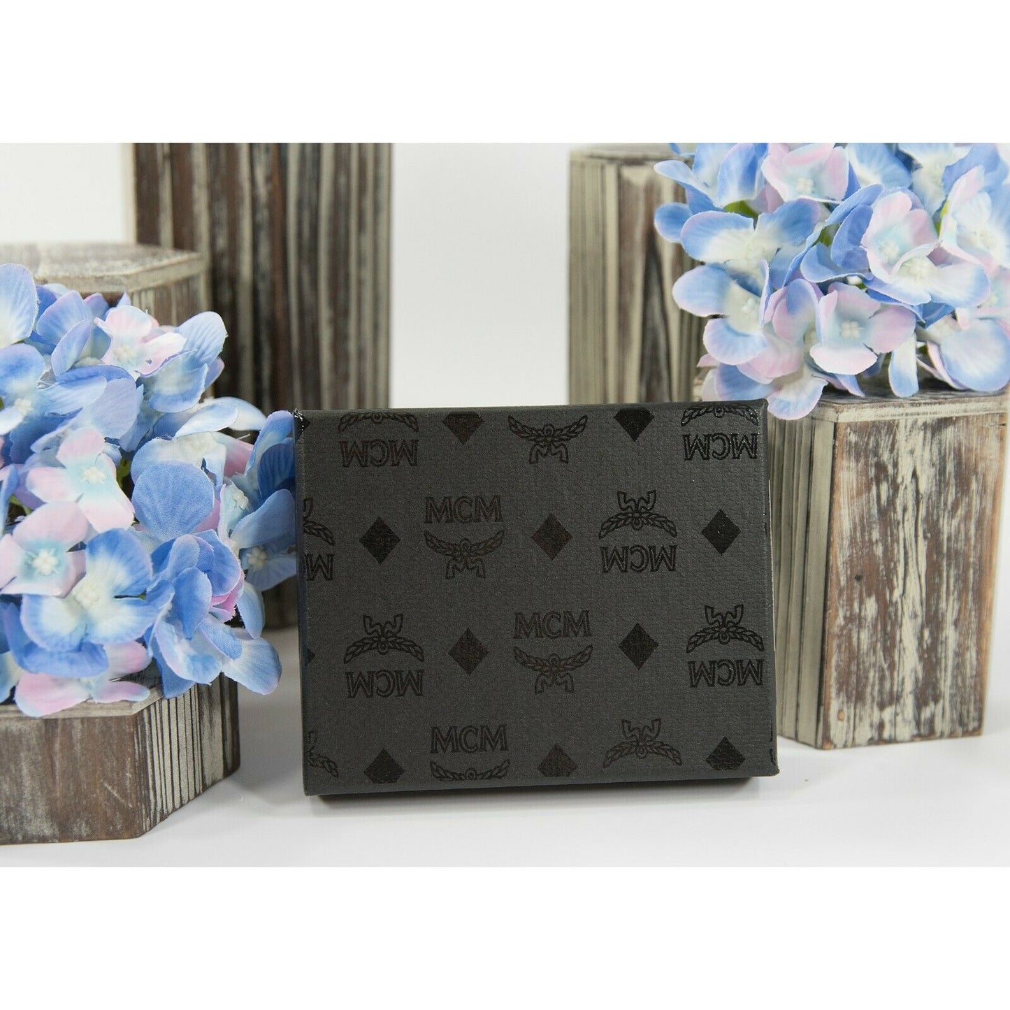 MCM Monogram Spot Viseto White Natural Leather Card Case Holder NWT