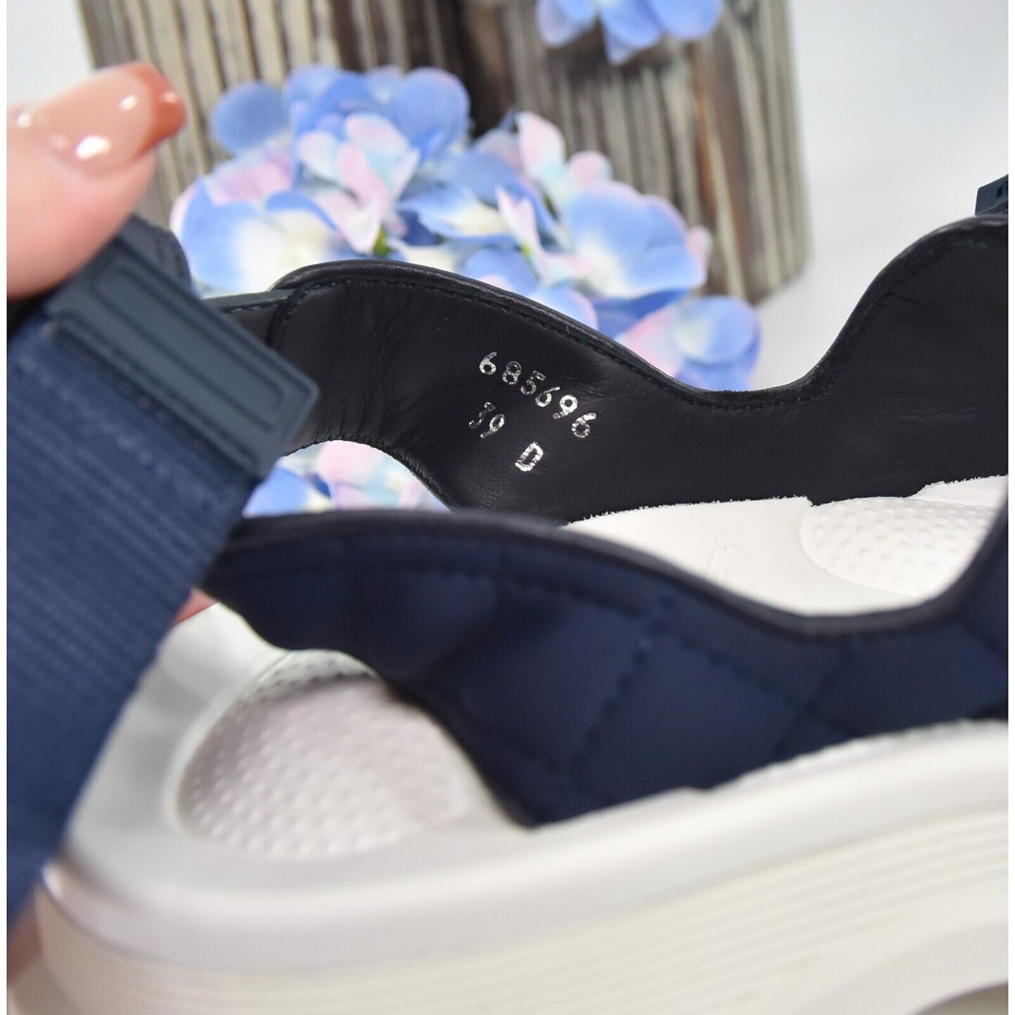 Alexander McQueen Navy White Hybrid Tech Leather Neoprene Sandals 39 NIB